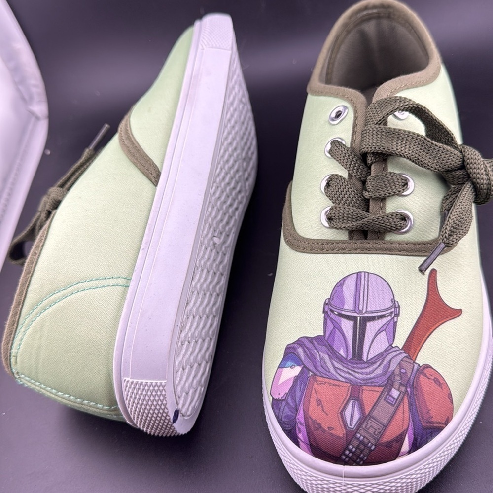 Lucasfilm Star Wars The Mandalorian Grogu Baby Yoda Lace Up Men’s Shoes sz 7 - Picture 3 of 4